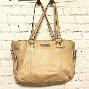 Coach F19252 Leather Shimmer Shoulder Handbag Purse- EUC